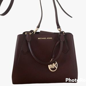 Michael Kors handbag crossbody burgundy color like new condition